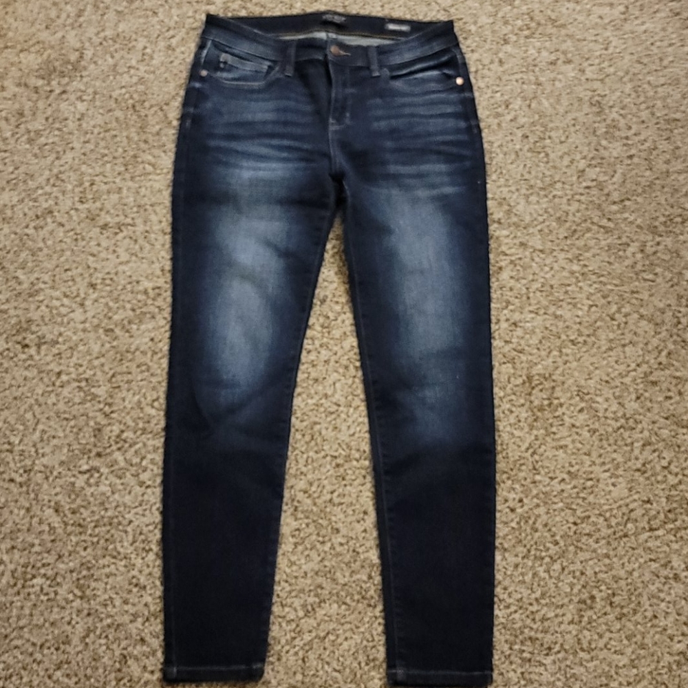 Non Distressed Dark Wash 11/30